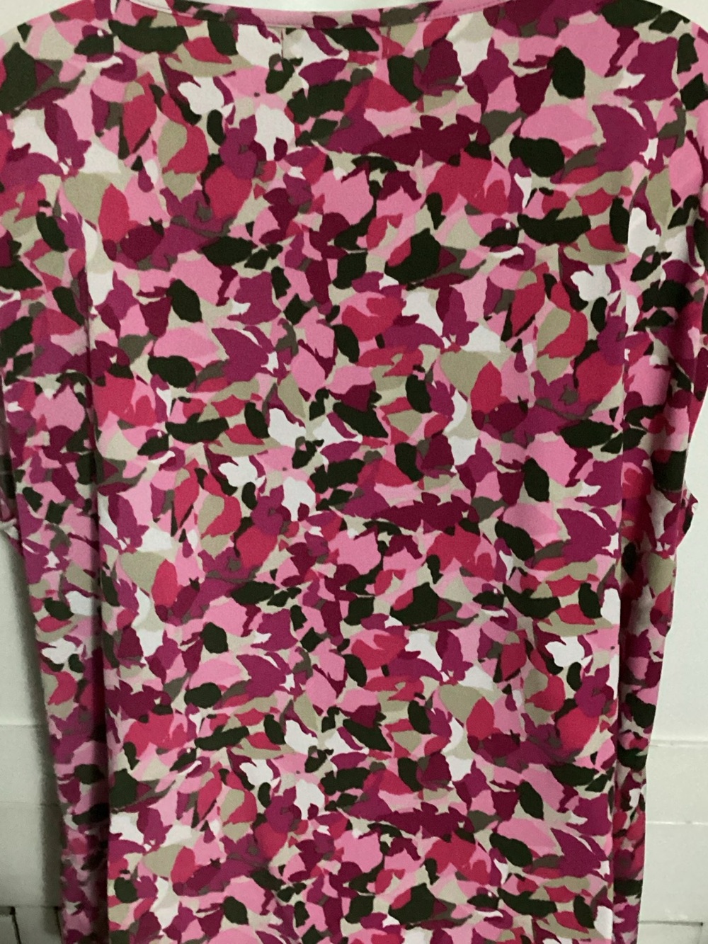 Liz Claiborne Pink Multi-Print Keyhole Short Sleeve Blouse - Picture 3 of 5